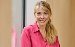Louise Bringselius, docent i organisation och ledning och verksam vid Handelshögskolan i Stockholm.