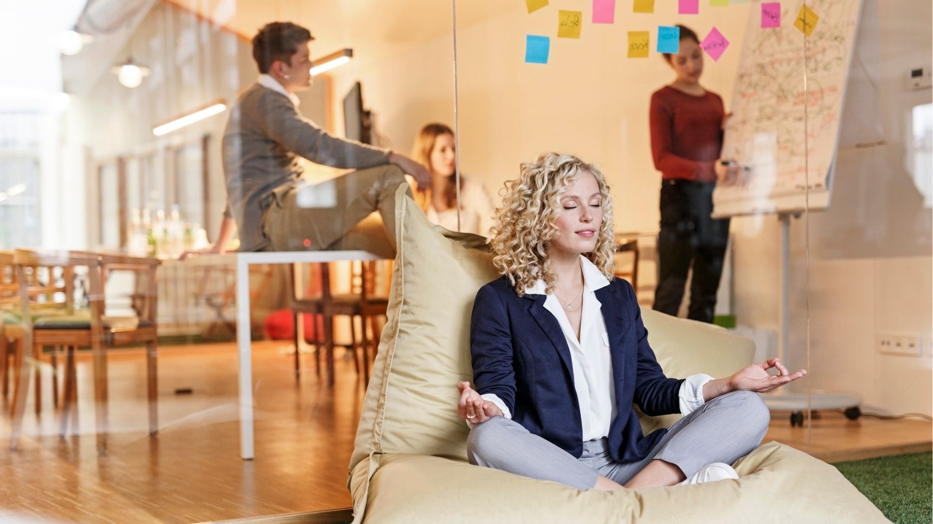 Ny studie om mindfulness på jobbet – ”något bara hippies håller på med?”